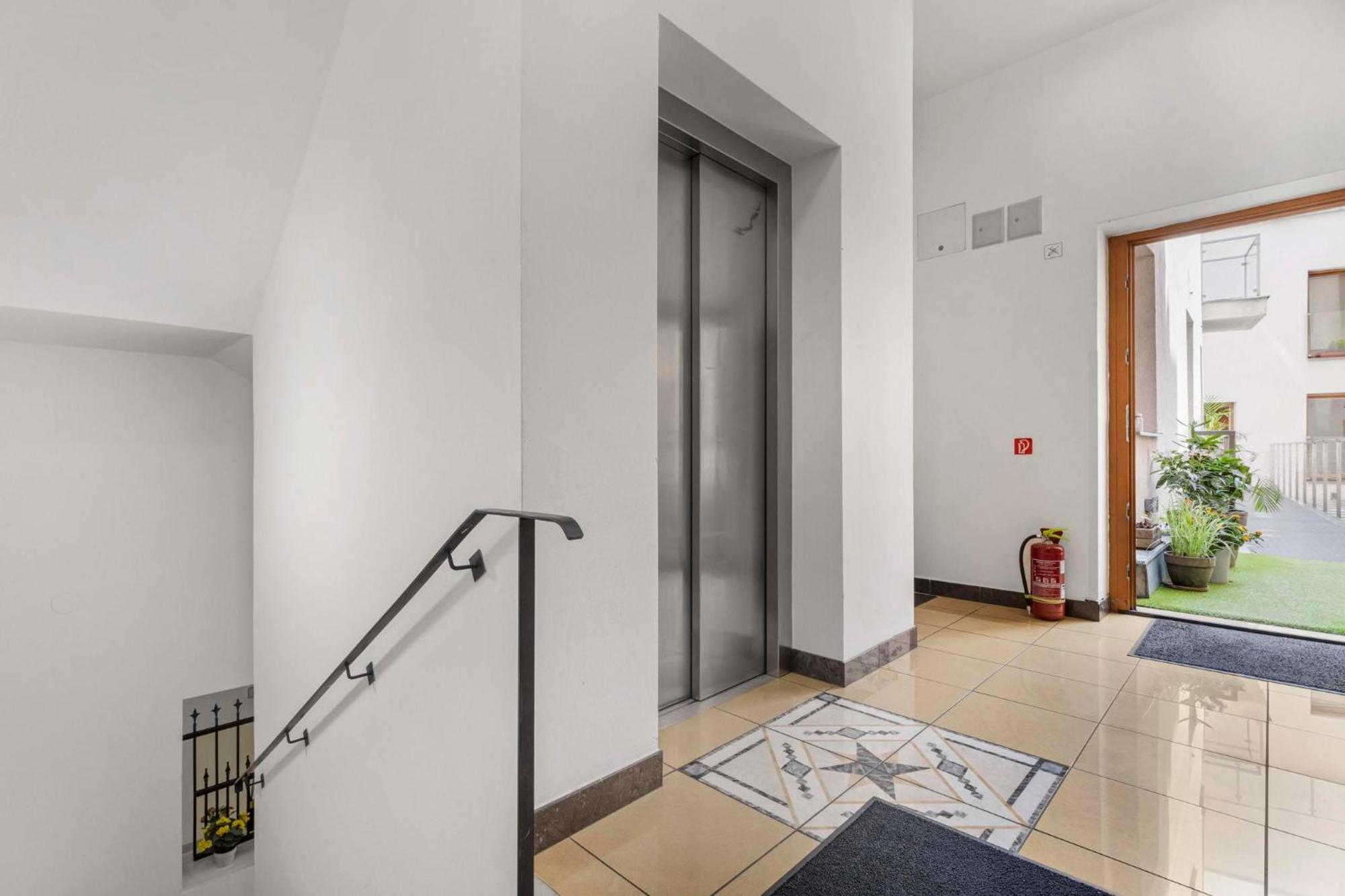 Charming Apartment In The Heart Of Bratislava Extérieur photo
