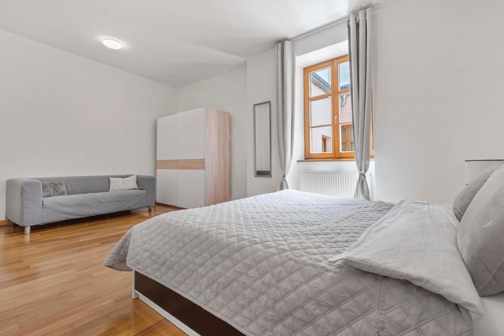 Charming Apartment In The Heart Of Bratislava Extérieur photo